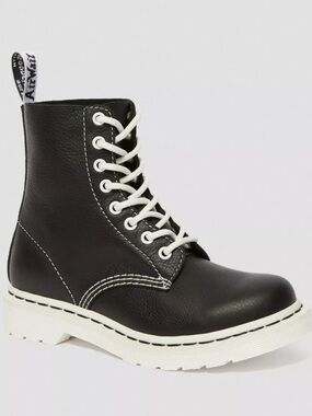 Dr. Doc Martens 1460 Pascal Virginia Boots